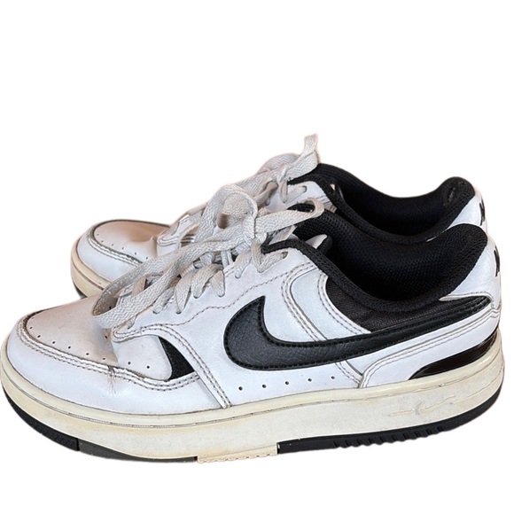 Nike Gamma force black and white — womens sz 6.5 - Picture 1 of 12